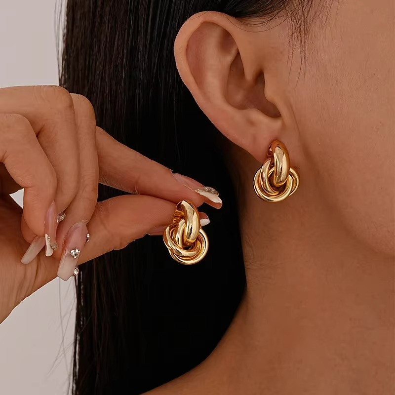 Diora Knot Earring